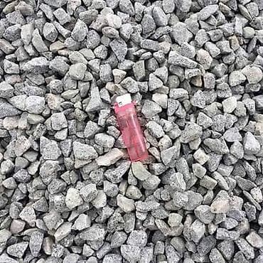 Декор и интерьер: Щебень фракции 5–20 мм и 20–40 мм Описание: - Прочный каменный щебень — 2