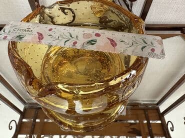 малок рыба: Чешские вазы янтарного цвета из гутного стекла, тяжелые. Состояние — 7