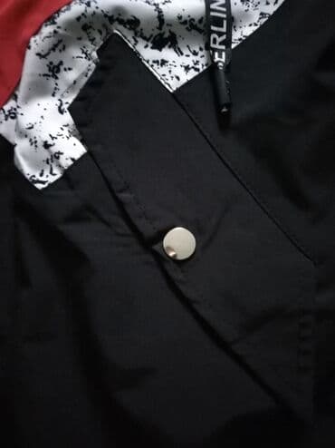 спортивный шорты: Качественная ветровка в отличном состоянии. Хороший глубокий капюшон — 4