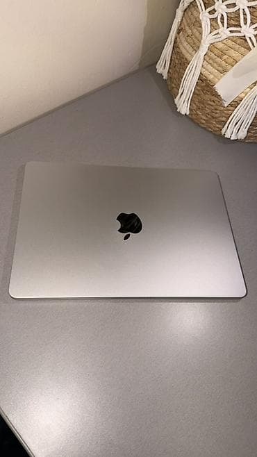 MacBook Air 13.6" (2025) — чип Apple M4, серебристый КОРОБКА ИМЕЕТСЯ! — 2