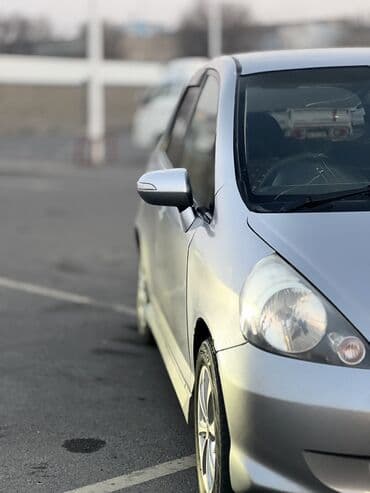 купить б у мотоцикл: Honda Fit: 2004 г., 1.3 л, Вариатор, Бензиновая, Хэтчбэк — 4