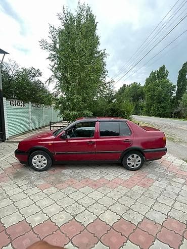мин булак: Volkswagen Vento: 1994 г., 1.8 л, Кол менен иштөөчү, Бензин, Седан — 1