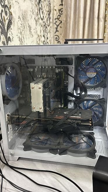 gt5 pro: Игровой ПК в белом корпусе Ginzzzu с боковой стеклянной панелью и — 4