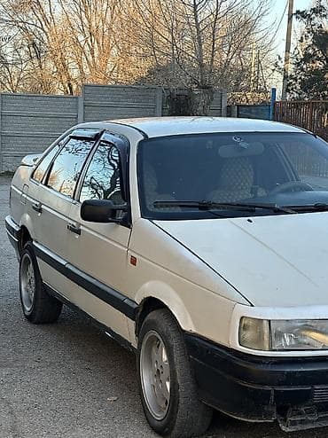 Volkswagen Passat: 1991 г., 1.8 л, Механика, Бензин, Седан at lalafo.kg Volkswagen Passat: 1991 г., 1.8 л, Механика, Бензин, Седан