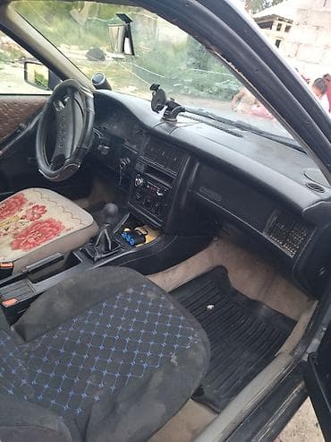 Audi: Audi 80: 1987 г., 1.8 л, Механика, Бензин, Седан — 2