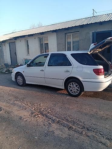 Toyota Corolla: 2000 г., 2 л, Автомат, Бензин, Универсал