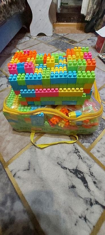 Гипсоблок: Крупный детский конструктор в мягкой сумке б/у, состояние на 4. - — 1