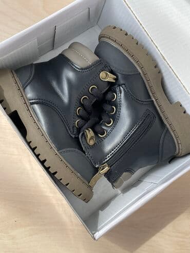 пуховой комбинезон для новорожденных: Продаю ботинки зима В идеальном состоянии Размер 22 По стельке 14,5 — 1