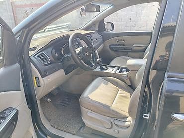 lada vesta: Kia Carnival: 2017 г., 2.2 л, Автомат, Дизель, Минивэн — 3