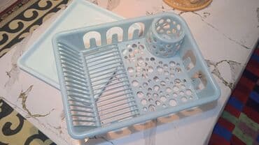 раковина и стиральная машина: Сушилка для посуды с поддоном и стаканом под столовые приборы. - — 1