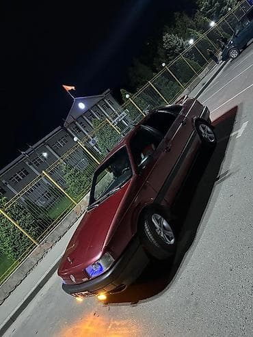Volkswagen Passat: 1989 г., 1.8 л, Механика, Бензин, Седан — 2