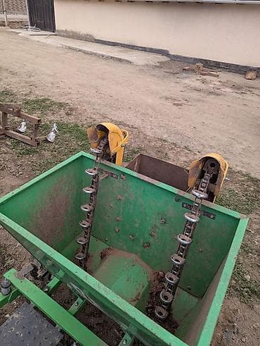 продам манипулятор: Картофелесажалка навесная, двухрядная. Описание: - Бункер — 2