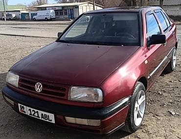 Транспорт: Volkswagen Vento: 1994 г., 1.8 л, Кол менен иштөөчү, Бензин, Седан — 4
