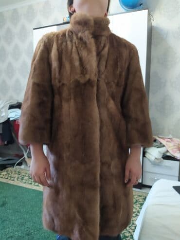 срочно в связи с переездом: Продаю шубу из норки, французкая длина, 3/4 рукава, бежевого цвета — 1