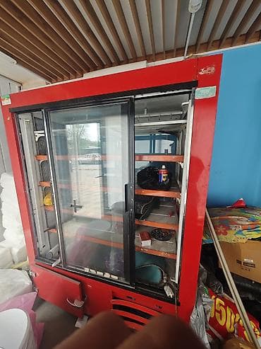 Холодильная витрина (вертикальная) Требуется ремонт : - Тип: торговая