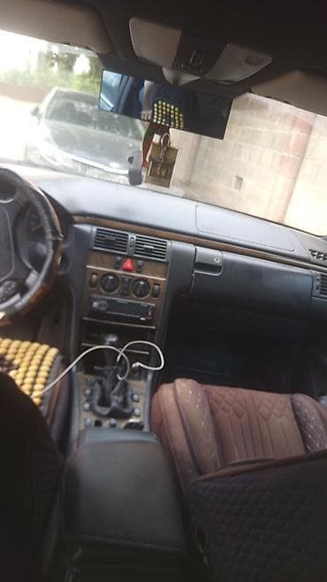 tico matiz: Mercedes-Benz E-Class: 1996 г., Механика, Седан — 3