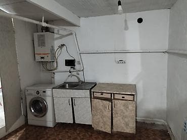 бир комната: Сдаю квартиру в частном доме район Кудайберген Кайназарова Власова пол — 8