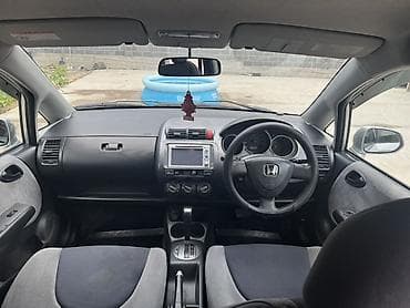 Honda Fit: 2003 г., 1.3 л, Вариатор, Бензин, Хэтчбэк — 5