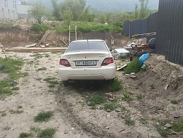 Daewoo Gentra: 2010 г., 1.6 л, Механика, Бензин, Седан