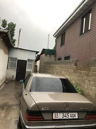 Транспорт: Mercedes-Benz W124: 1991 г., 2 л, Механика, Бензин, Седан — 5