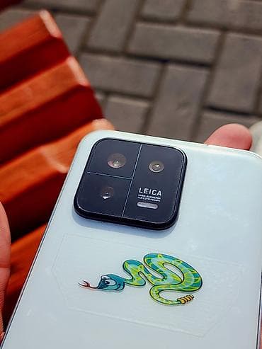 Аксессуары для мобильных телефонов: Смартфон XIAOMI 13 12/256гб компакт, отличный телефон, в комплекте 2 — 2