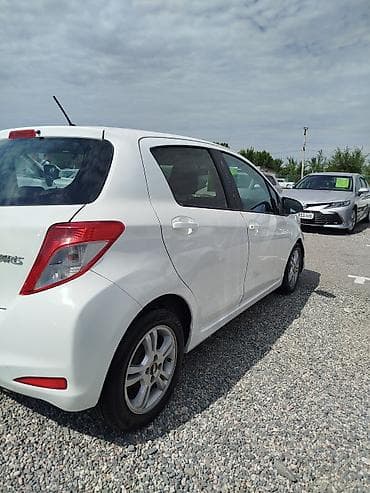 лабо шина: Toyota Yaris: 2014 г., 1.3 л, Автомат, Бензин, Хэтчбэк — 4
