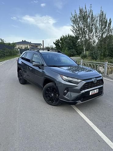 Toyota RAV4: 2021 г., 2.5 л, Автомат, Бензин, Кроссовер