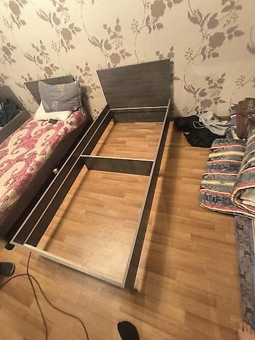 кровать взрослая: Односпальная кровать с высоким изголовьем - Размер спального места — 5