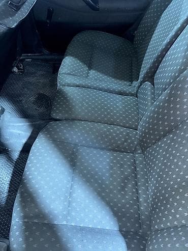 решетка для: Volkswagen Passat: 1994 г., Седан — 6