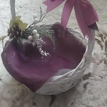 Инструменттер: . Продаю праздничные. корзины . оформленные для подарков. цена 1300 — 2