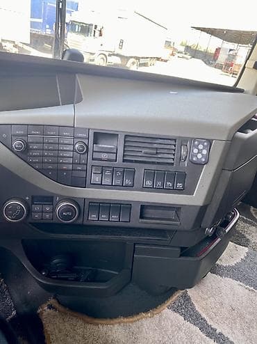 suzuki katana: Тягач, Volvo, 2014 г., Тентованный — 10