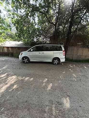 перекупщик авто: Toyota Noah: 2003 г., 2 л, Автомат, Бензин, Минивэн — 2