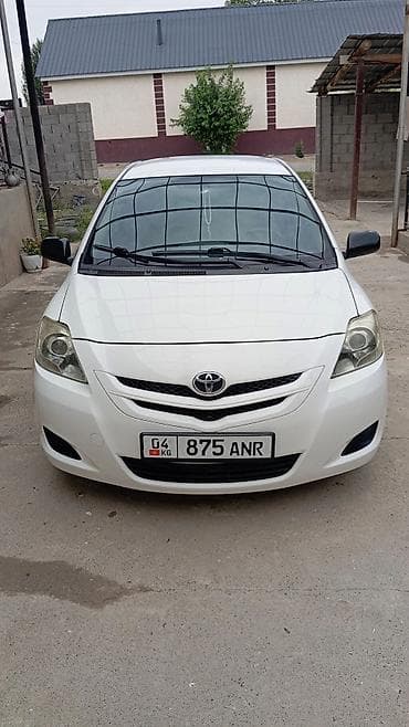 Toyota Yaris: 2008 г., 1.3 л, Автомат, Бензин, Седан — 1