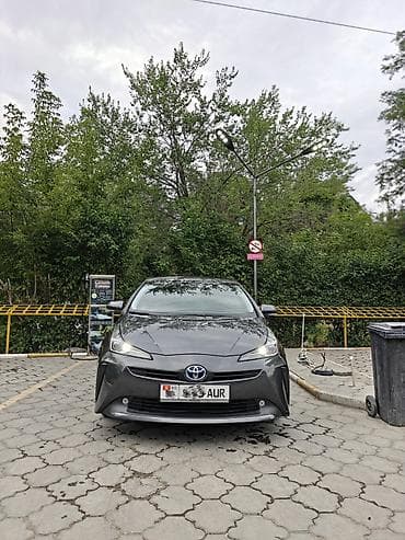 byd e2 2023: Toyota Prius: 2019 г., 1.8 л, Вариатор, Гибрид, Хэтчбэк — 2