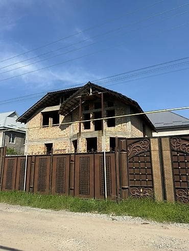 Үйлөрдү сатуу: 🏡 Продается участок с домом в с. Кок-Жар 📍 Локация: село Кок-Жар 📐 — 4