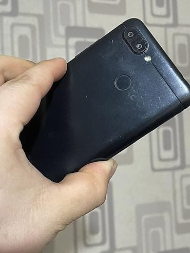 хуавей у5с: Смартфон Redmi 6 дисплеем (примерно), корпус чёрный, классическая — 4