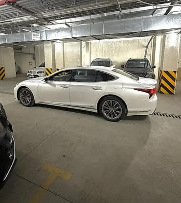 фара на сапок: Lexus LS: 2022 г., 3.4 л, Автомат, Гибрид, Седан — 6