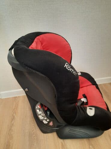 автомобильное кресло для грудничков: Автокресло, цвет - Черный, Б/у — 2
