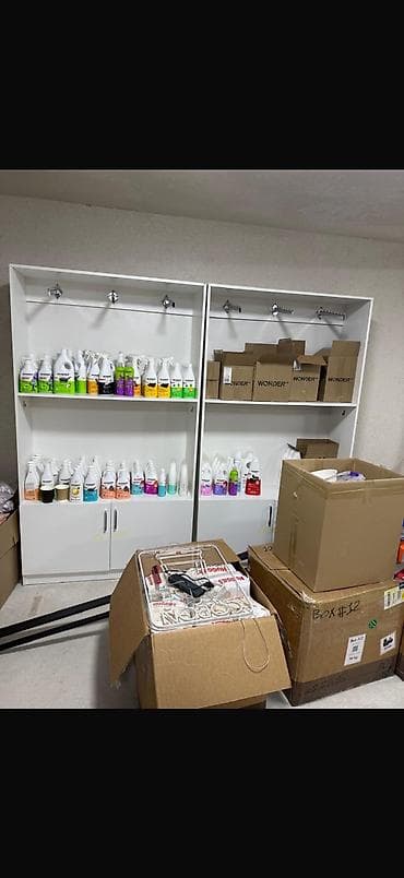 Витрины: Продаются торговые шкафы/витринные полки для магазина. Отлично — 1