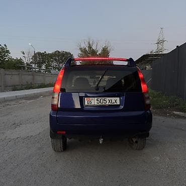 серве: Honda HR-V: 2000 г., 1.6 л, Вариатор, Бензин, Кроссовер — 2