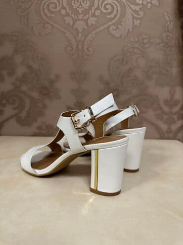 кроксы белые: Продаю,стильную босоножку Derimod,кожа.Сами покупали — 5