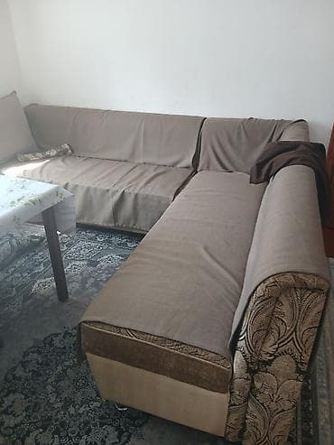 Угловой диван, C подушками