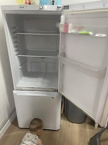 Холодильник Indesit с нижней морозильной камерой. - Классическая — 2