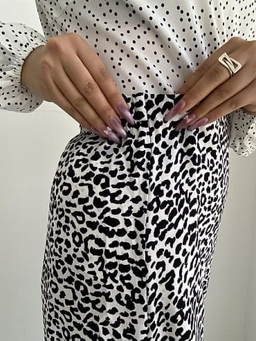 юбки карандаш с баской: Юбка миди с разрезом сбоку От 300 сом, оптом 250 сом в наличии 350 шт — 7