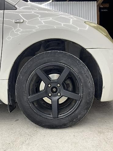 windom 2003: Toyota Ist: 2003 г., 1.3 л, Вариатор, Бензин, Хэтчбэк — 2