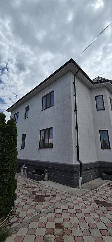 open space: Срочно продаётся трёхуровневый кирпичный дом с благоустроенным двором — 1