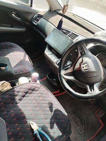 лям: Honda Stream: 2007 г., 1.8 л, Автомат, Бензин, Минивэн — 3