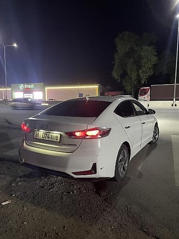 генерато: Hyundai Elantra: 2019 г., 1.6 л, Автомат, Гибрид, Седан — 2