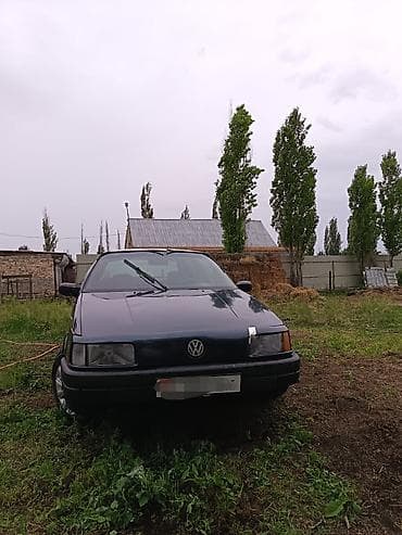 Унаа: Volkswagen Passat: 1993 г., 1.8 л, Кол менен иштөөчү, Бензин, Седан — 2