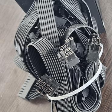 блоки питания aerocool: Блок питания, Новый, 700 Вт, 80 Plus, 700 Вт — 9